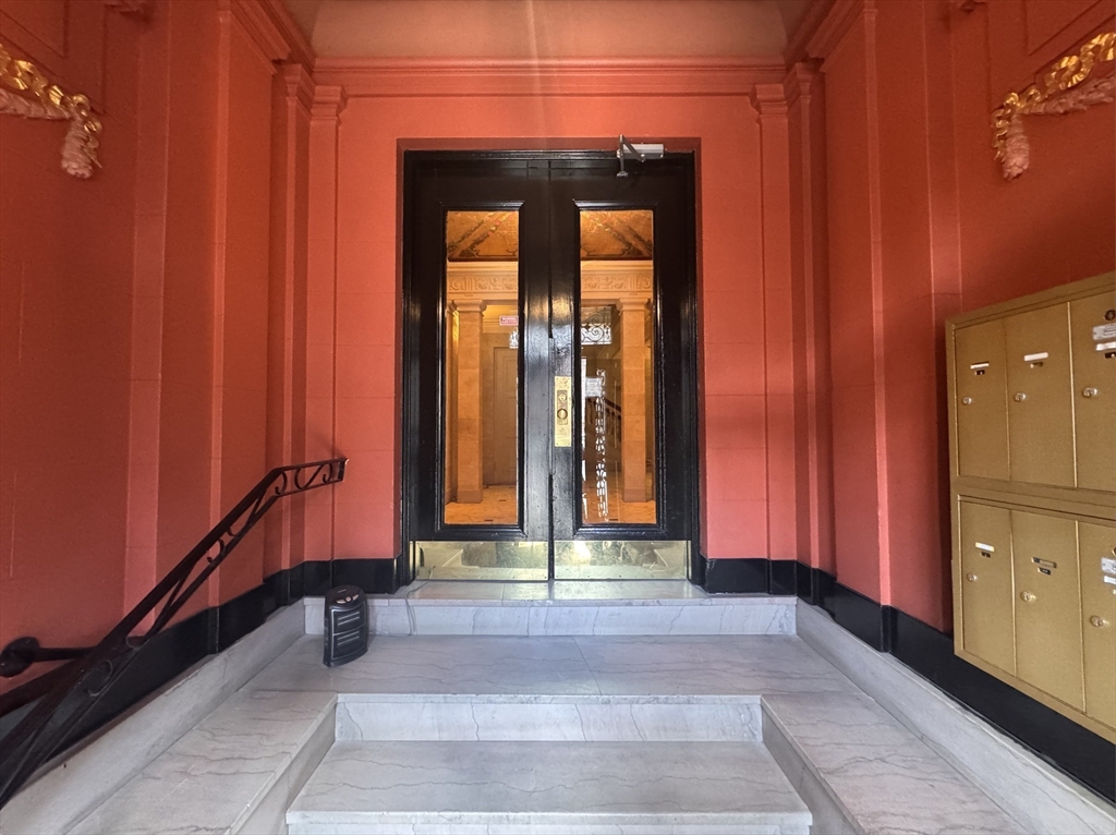 133 Commonwealth Ave, Back Bay