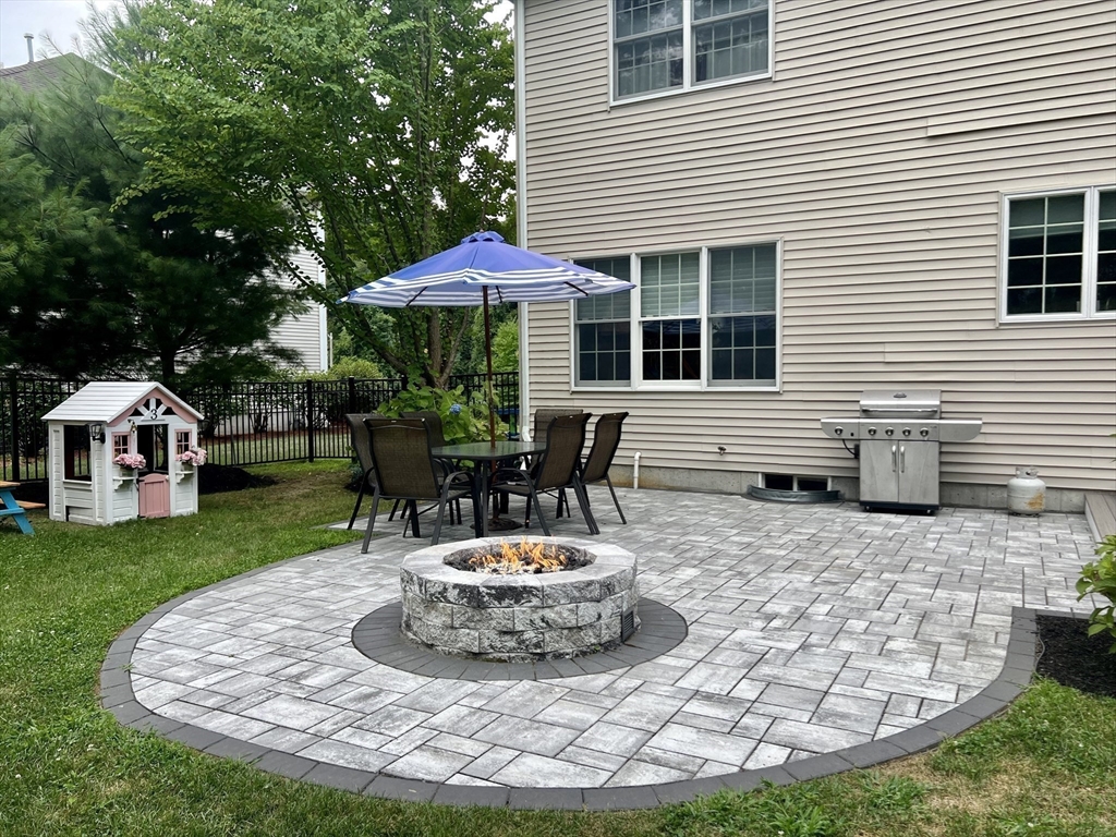 24 Endean Dr, Walpole