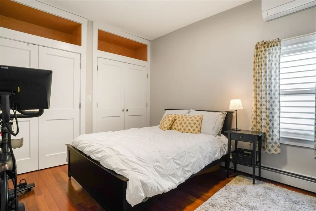 596 E 2nd St, South Boston