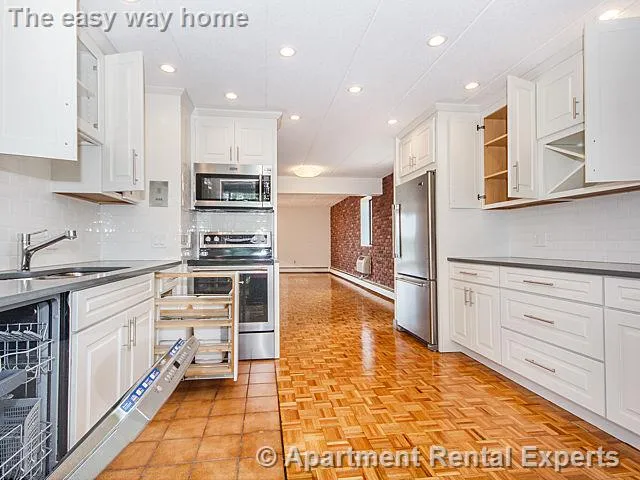 31 Harris St, Other