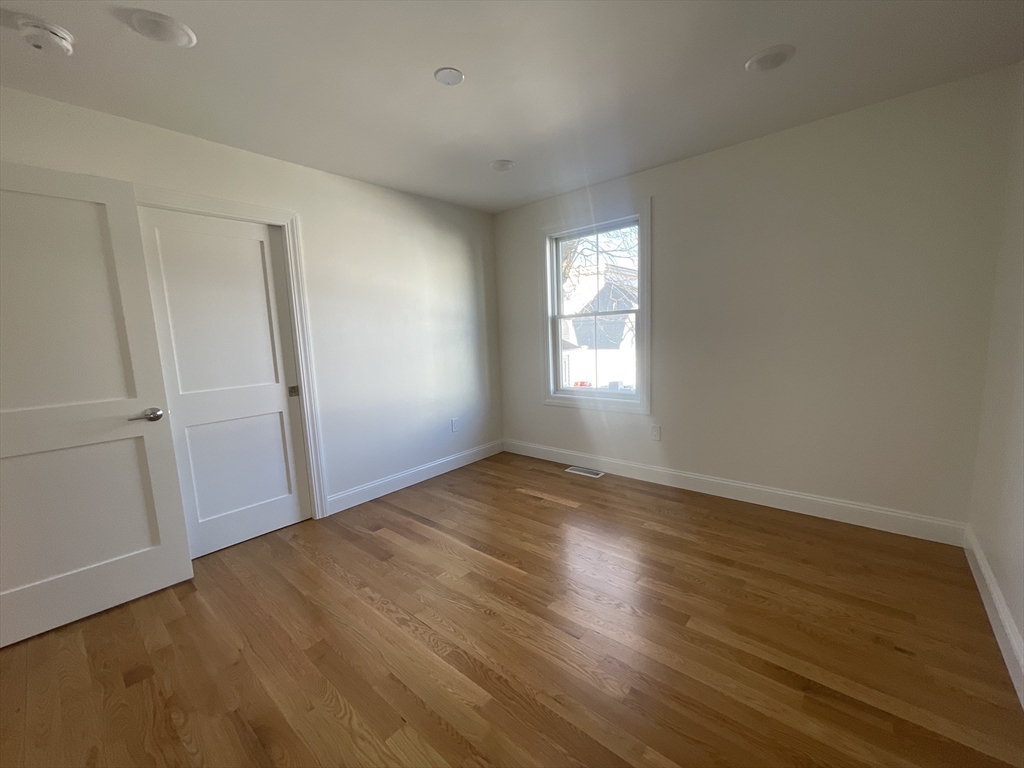 40 Everett St, Everett