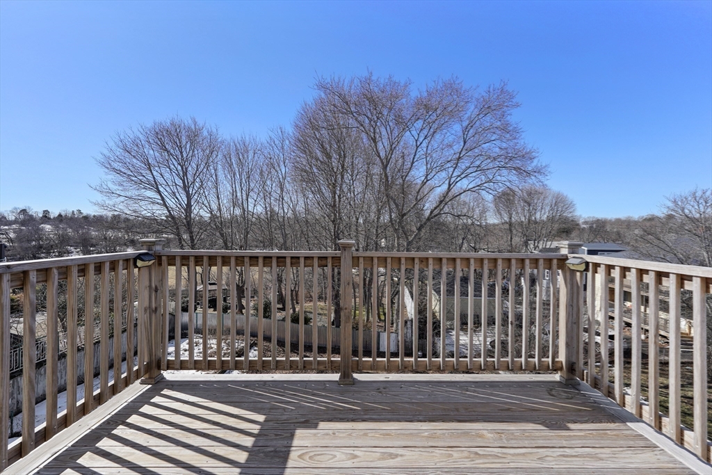 4 Champlain Rd, Salem