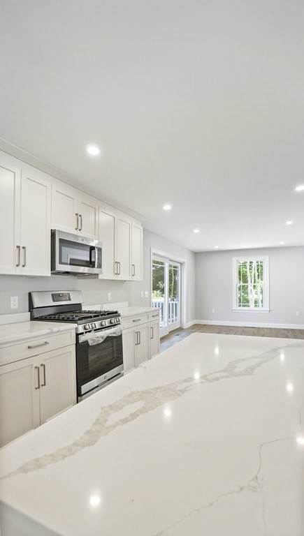 21 Arbor Ct, East Walpole