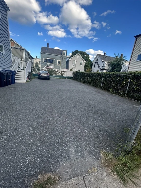 36 Hunting St, East Cambridge