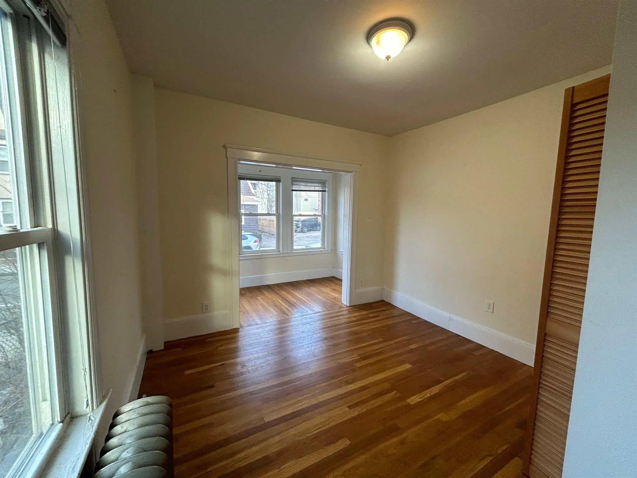 101 Alpine St, Magoun Square