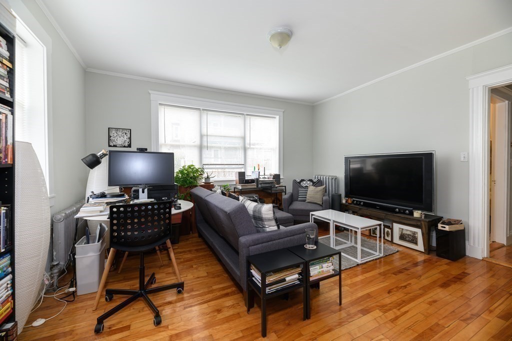 6 Sherborn Ct, Medford