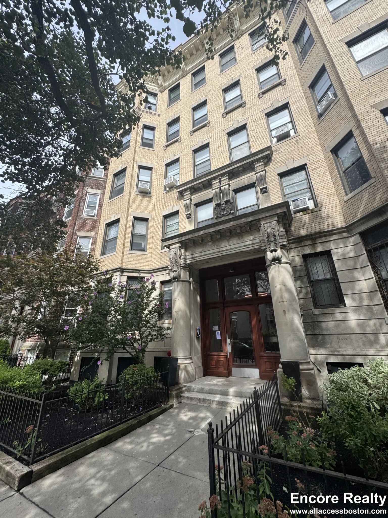 11 Queensberry St, Fenway