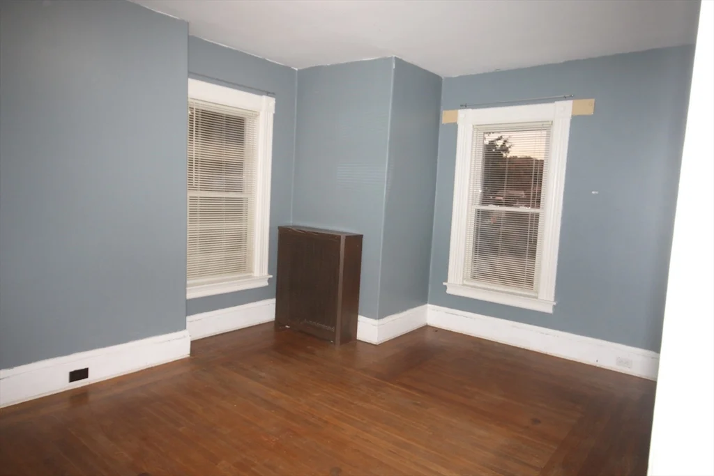 104 Saint James Ave, Holyoke