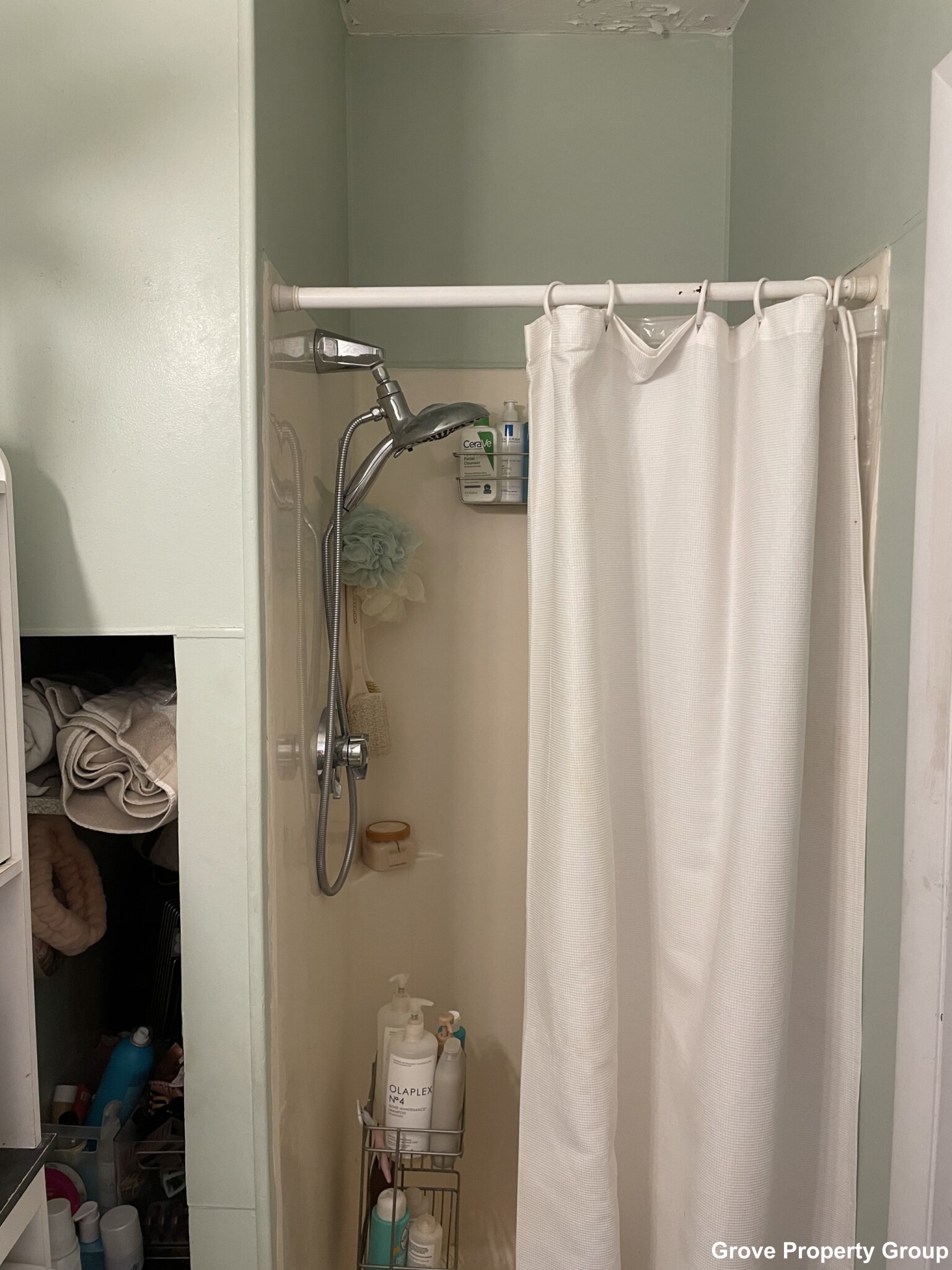 2 Holden Ct, North End