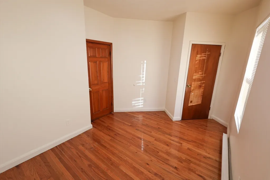 1 Kenilworth St, Roxbury