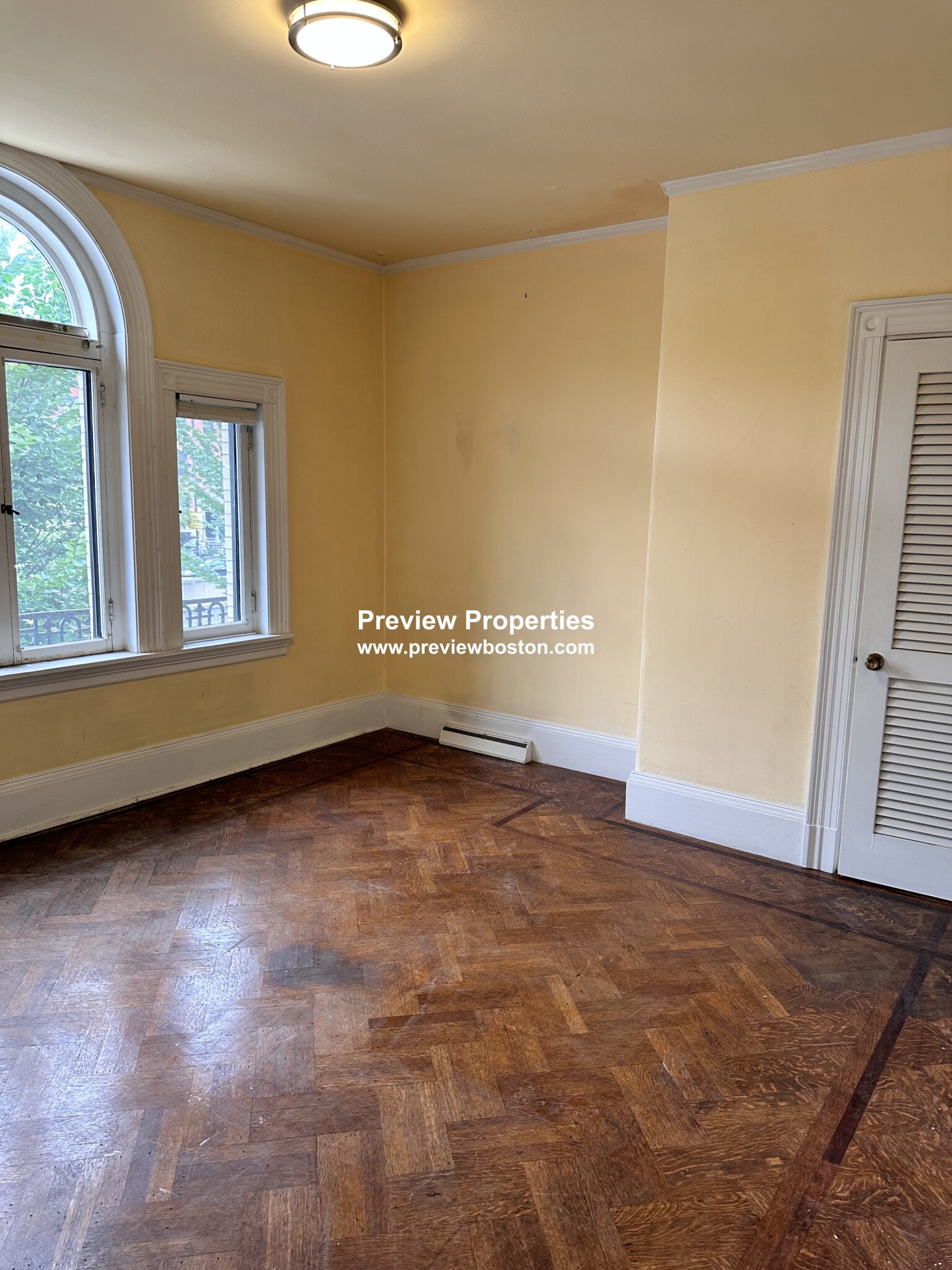 923 Beacon St, Fenway