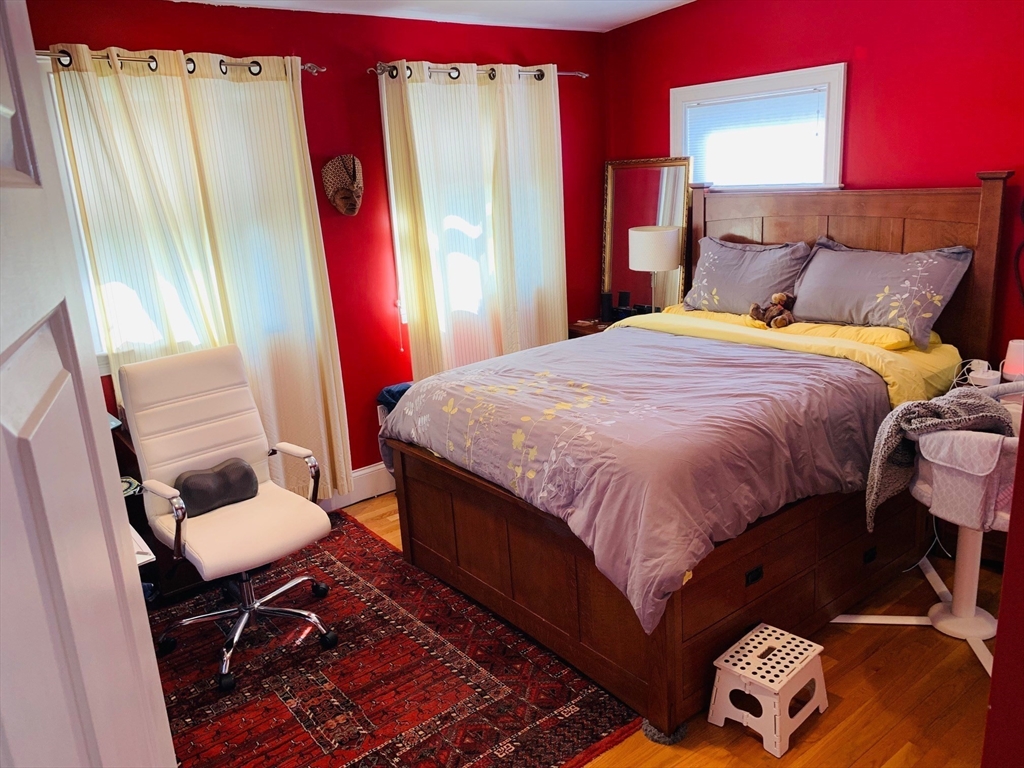 136 Hudson St, Powder House Square