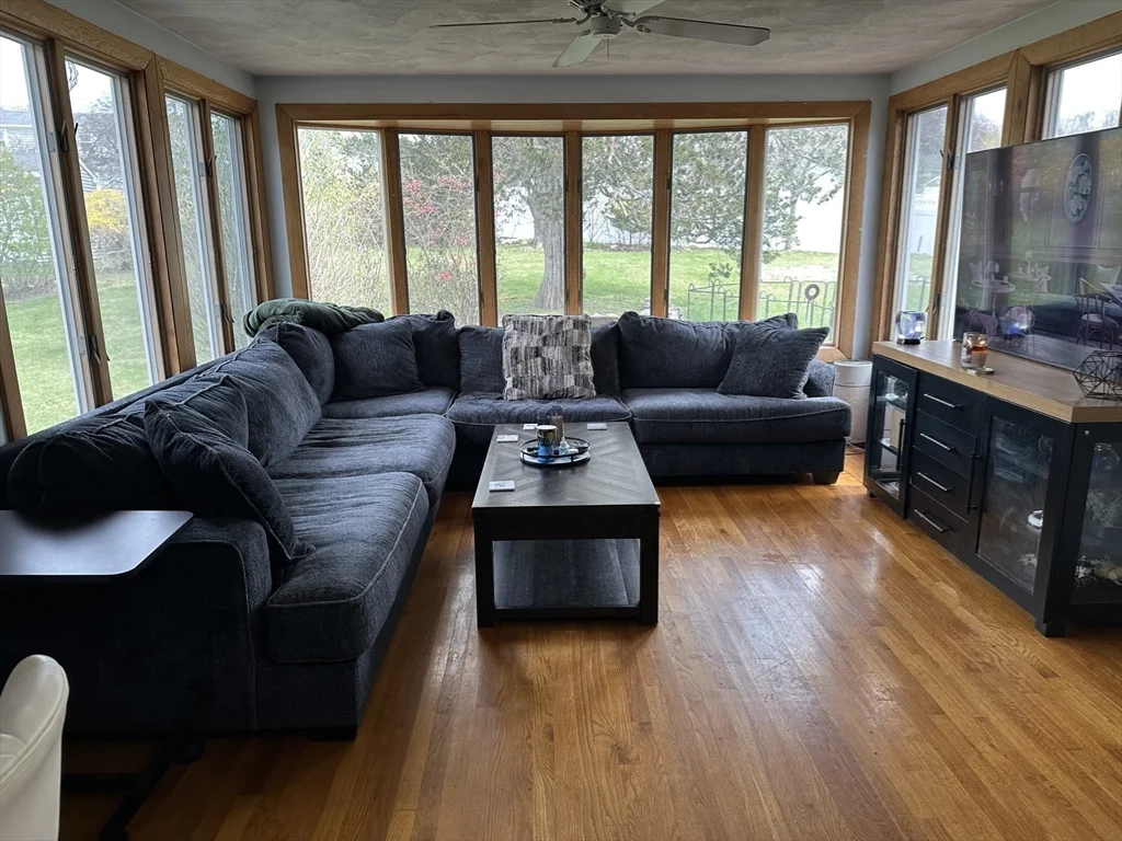 3 Melo Rd, Woburn