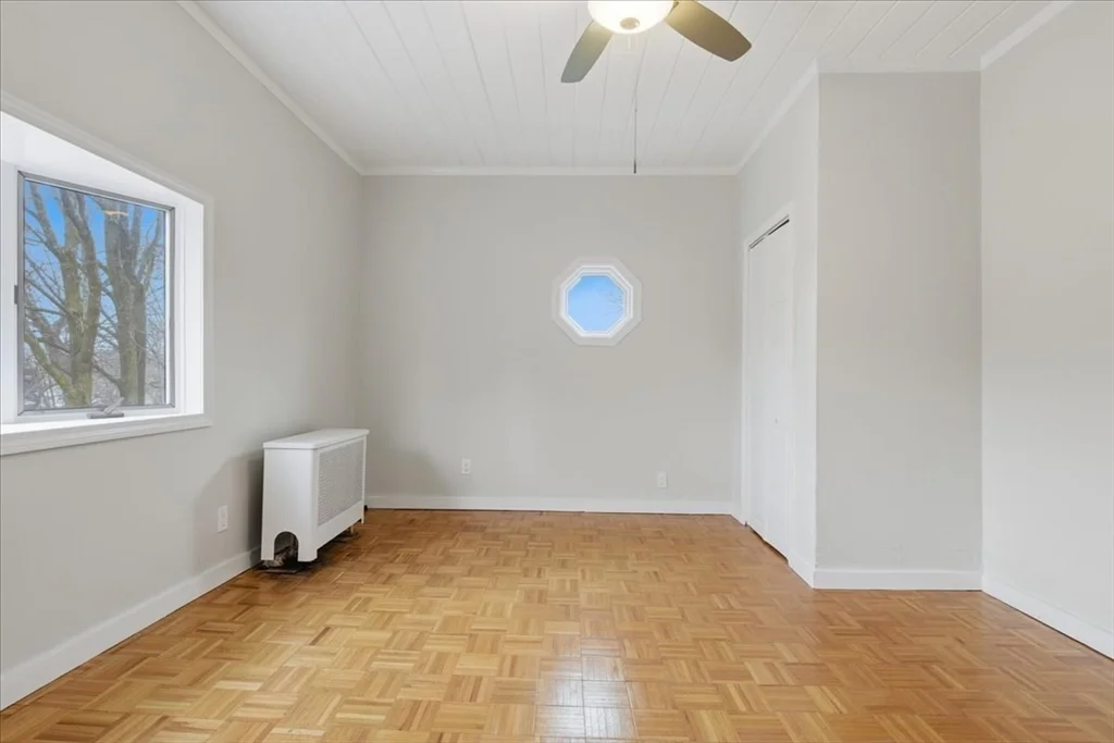 715 Truman Pkwa, Hyde Park