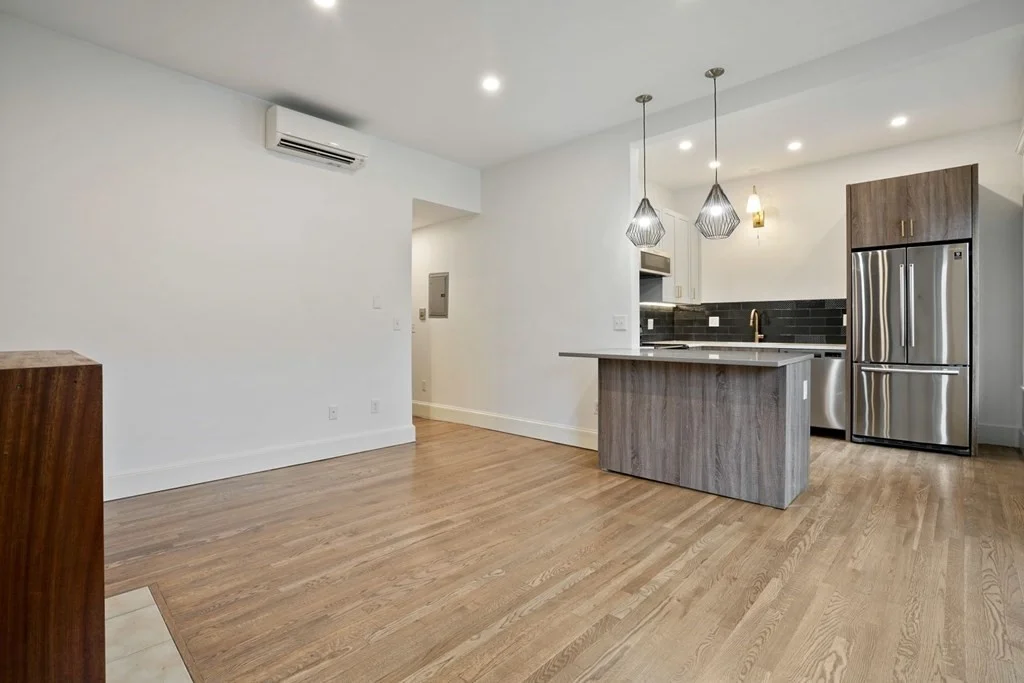 512 Massachusetts Ave, South End