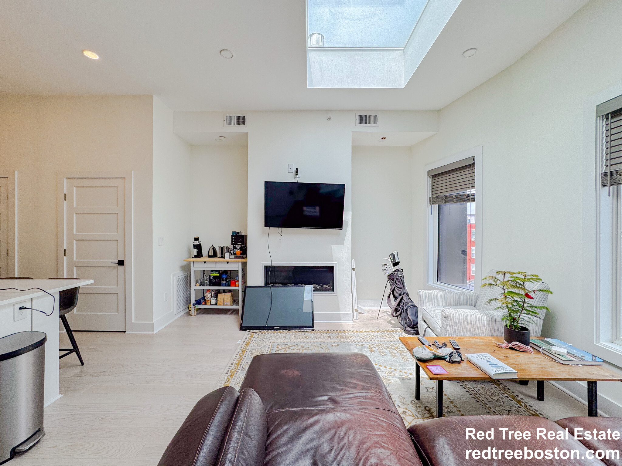 231 Maverick St, East Boston