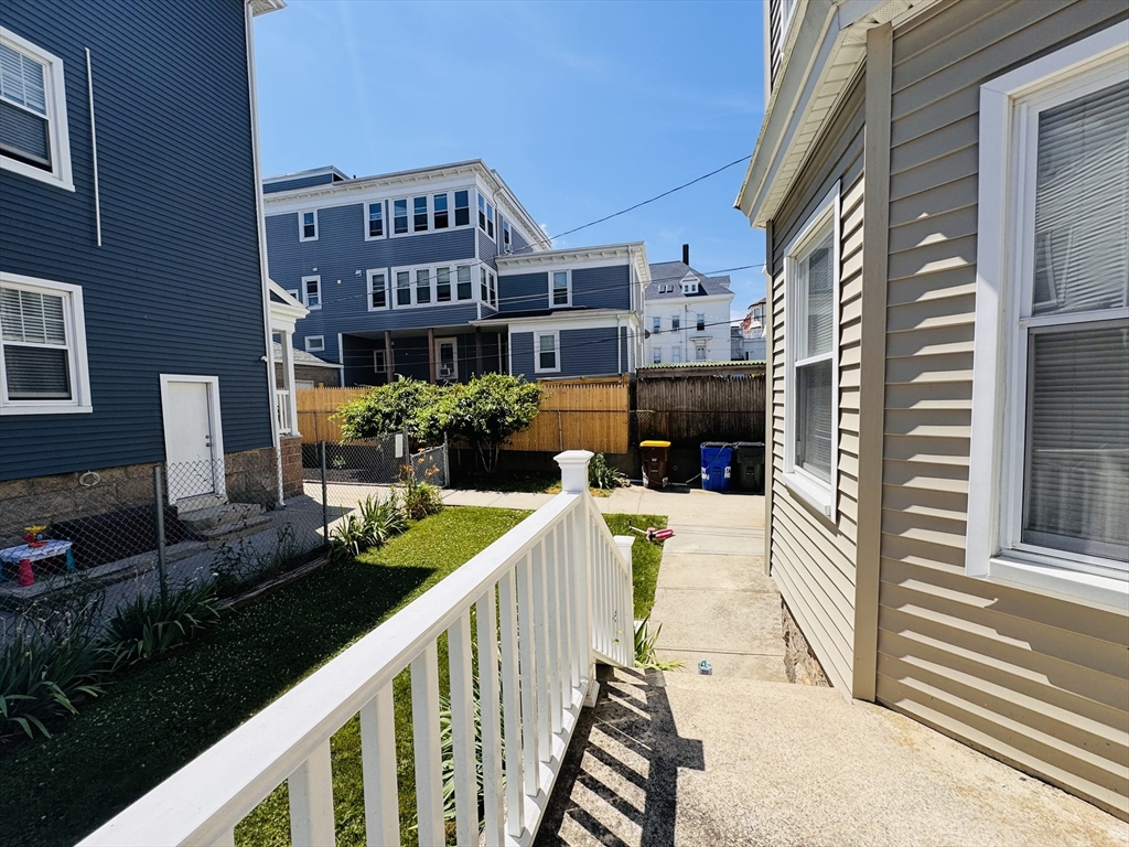 171 Hunter St, Fall River