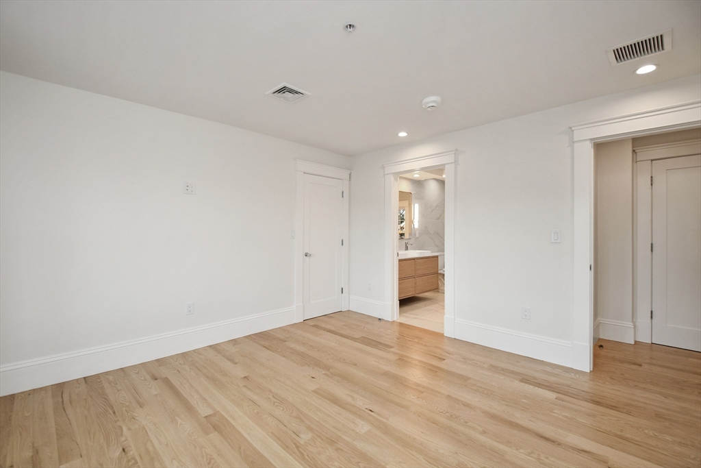 30 East Main St, Westborough