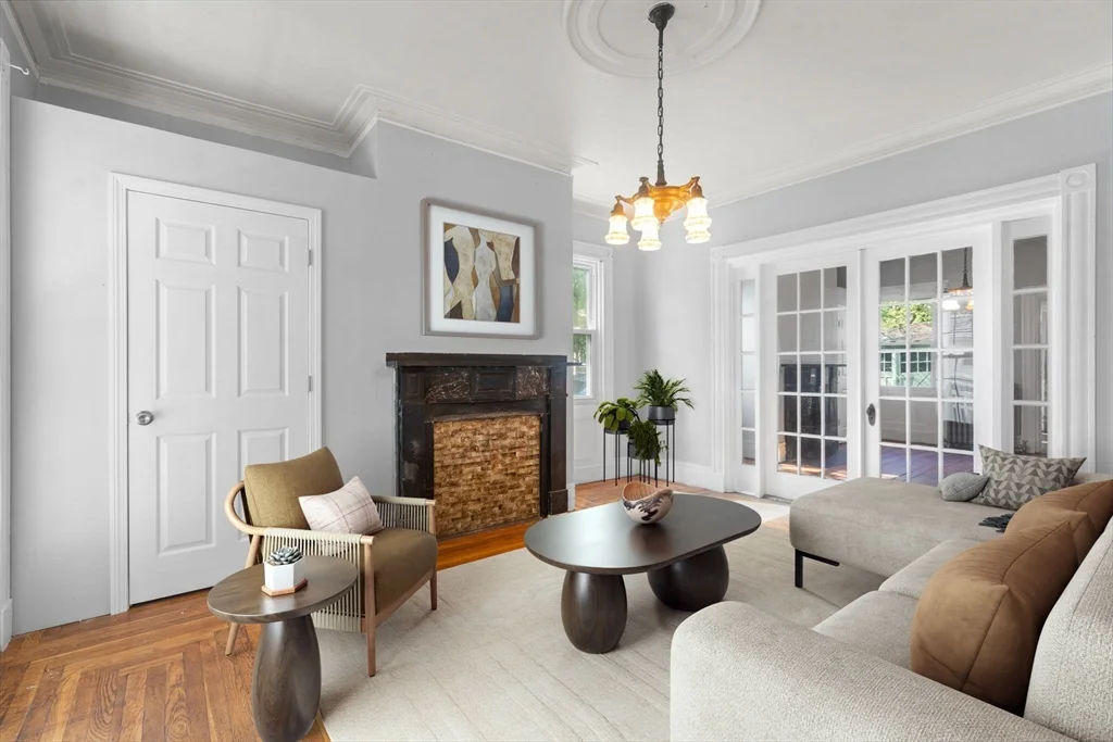 101 Mount Pleasant Ave, Roxbury