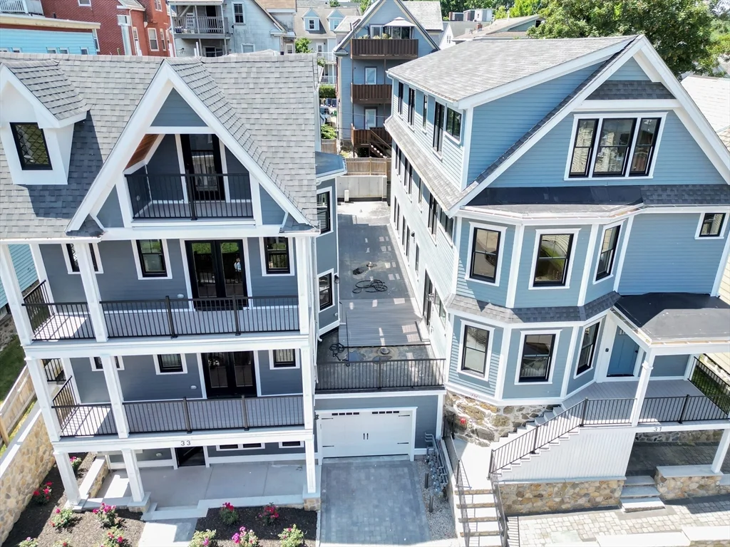 31 Woodlawn, Jamaica Plain