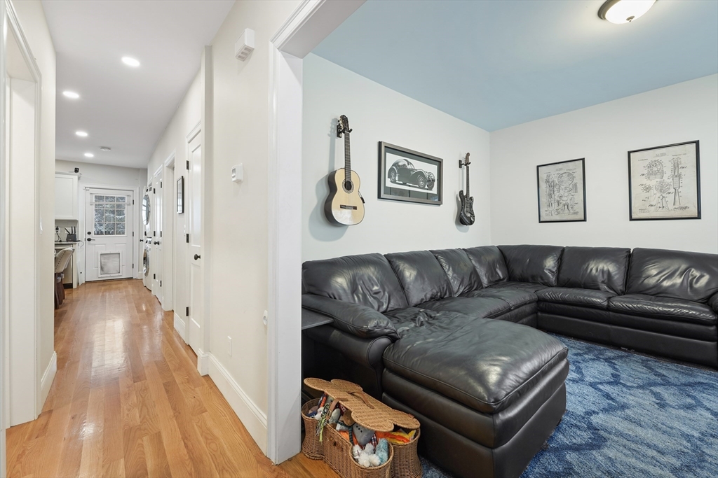 22 Henderson St, Magoun Square