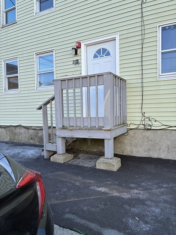 102 Pleasant St, Gloucester