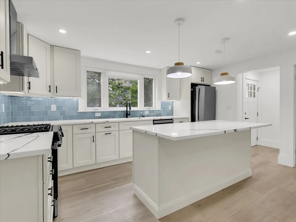 186 Main St, Cochituate