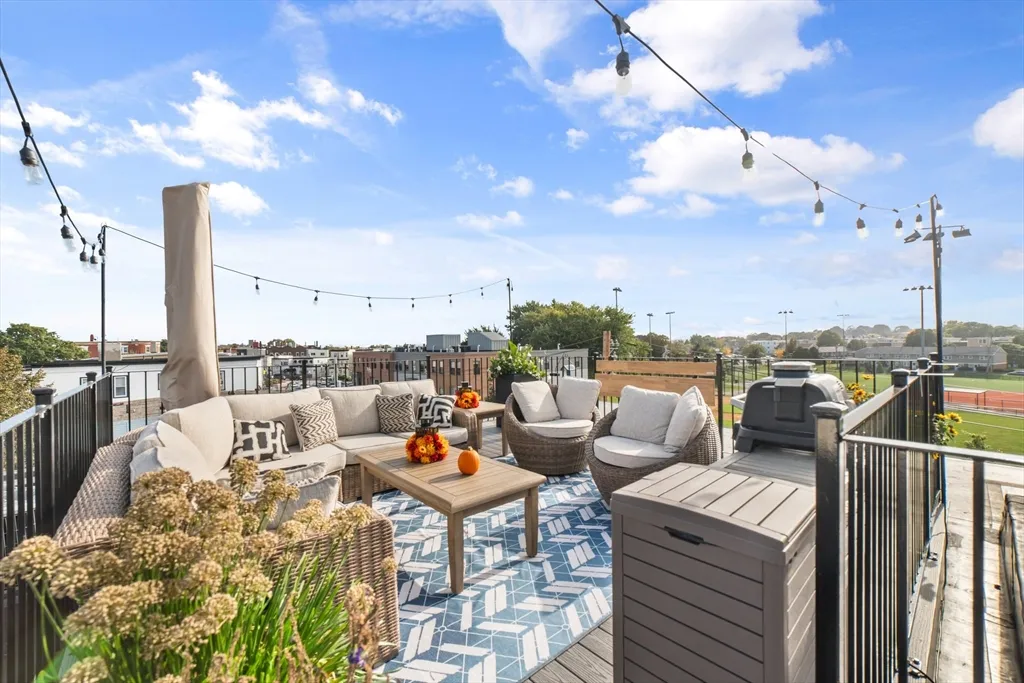 31 Boardman St, East Boston