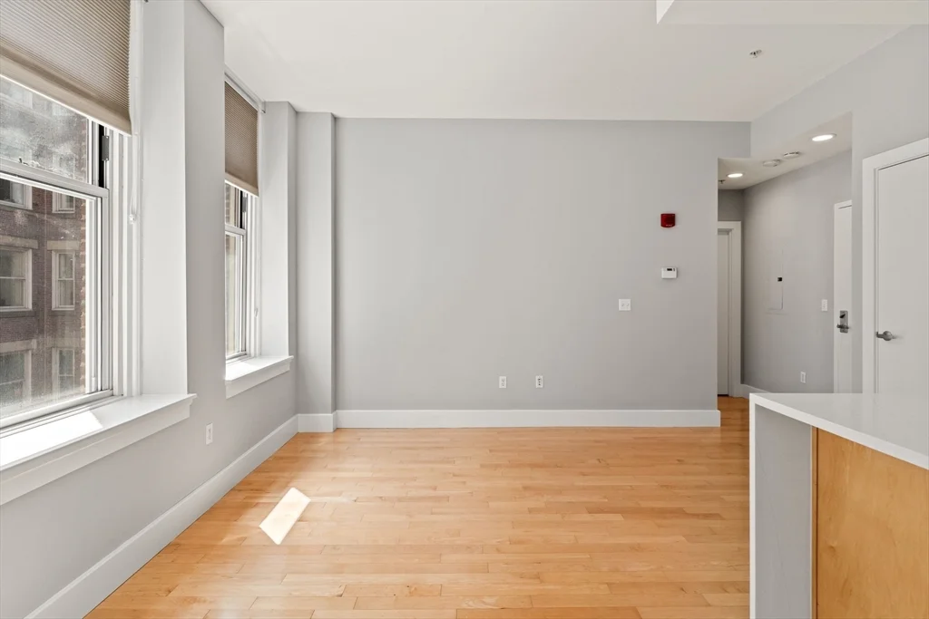 70 Lincoln, Downtown