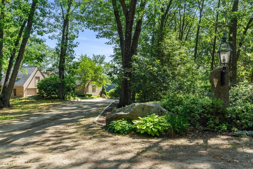 7 Pipers Quarry, Newburyport