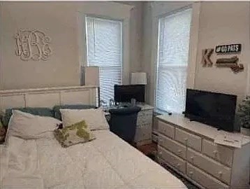 160 Dorchester St, South Boston