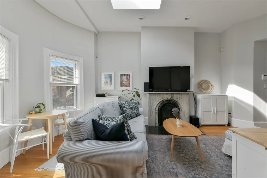 219 W Newton St, South End