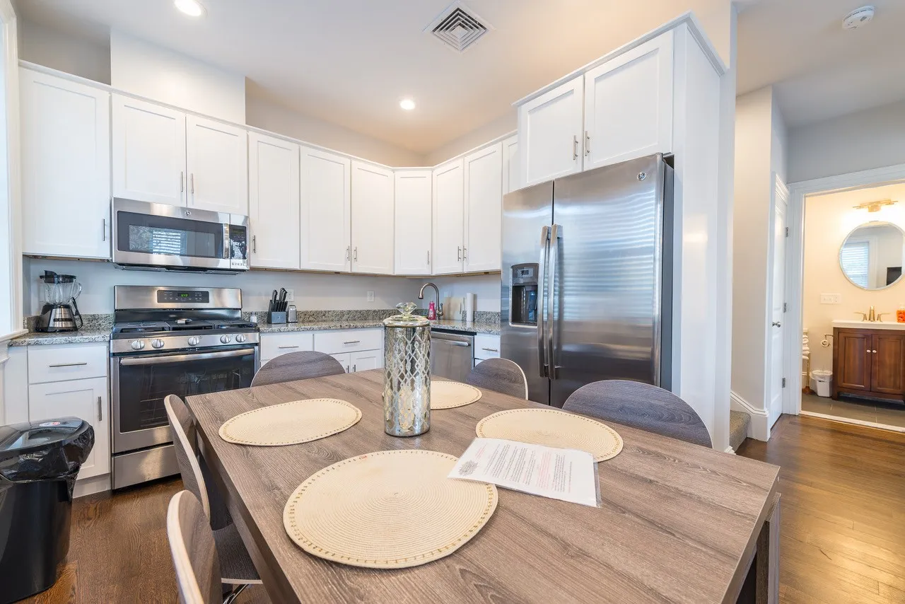 2044 Beacon Street Extension, Auburndale