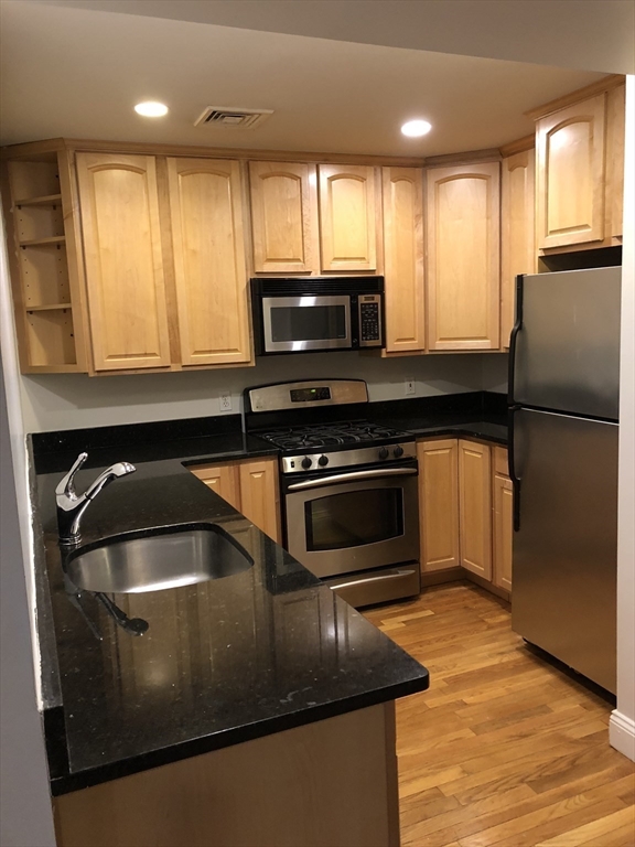 135 Calumet St, Mission Hill