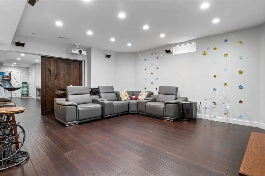 77 Hound Pack Cir, Walpole