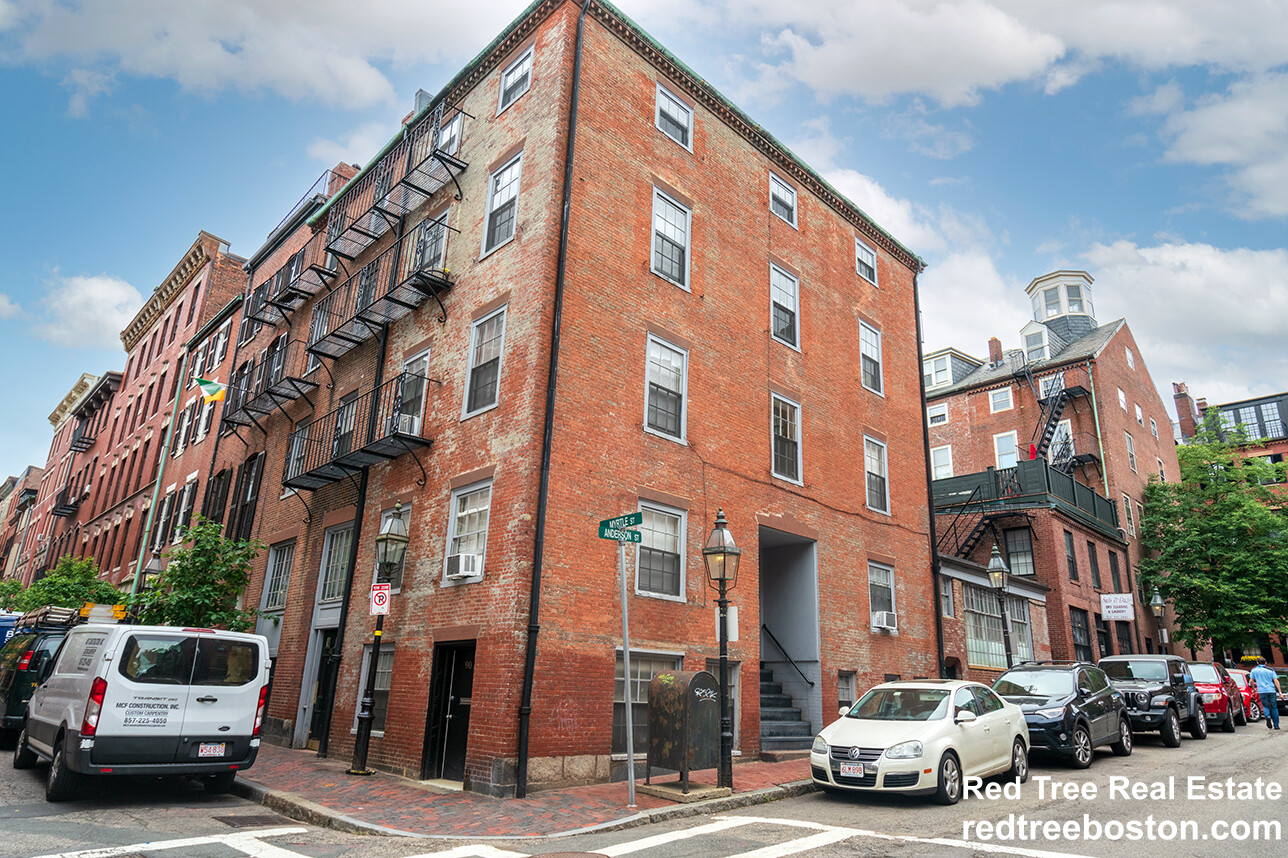 90 Myrtle St, Beacon Hill