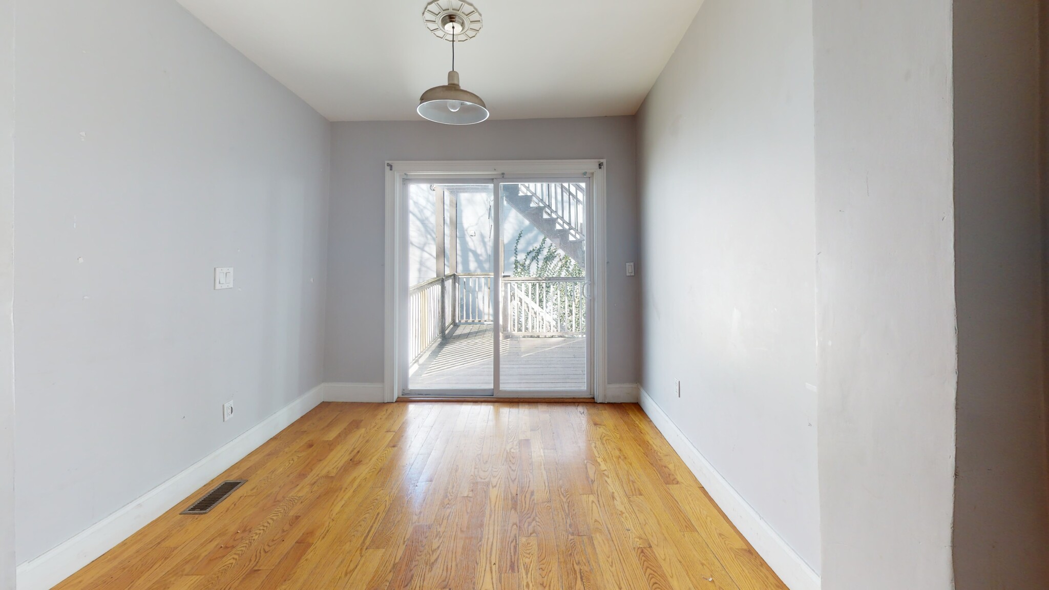 9 Chesterton St, Roxbury