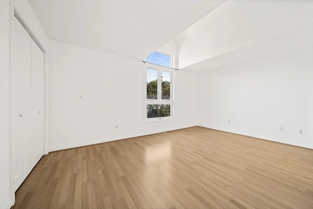 849 Boston Post Rd, E, Marlborough