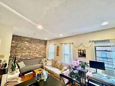 3 bed, 1.5 bath apartment for rent at 17 Thacher St Unit 4, North End — photo 6 of 22