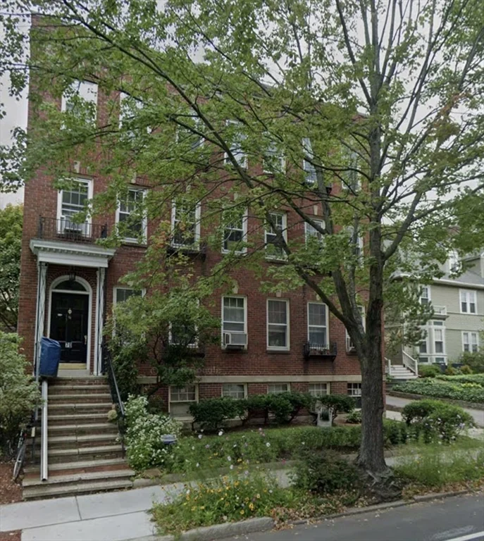 70 Winchester St, Coolidge Corner