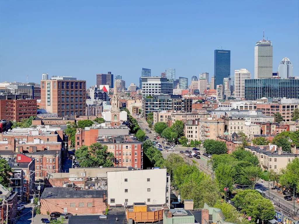 1064 Beacon St, Longwood