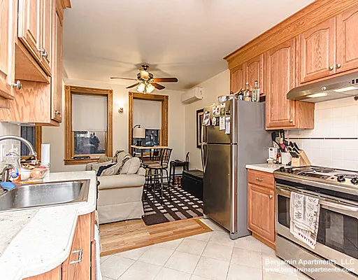 137 Charles St, Beacon Hill