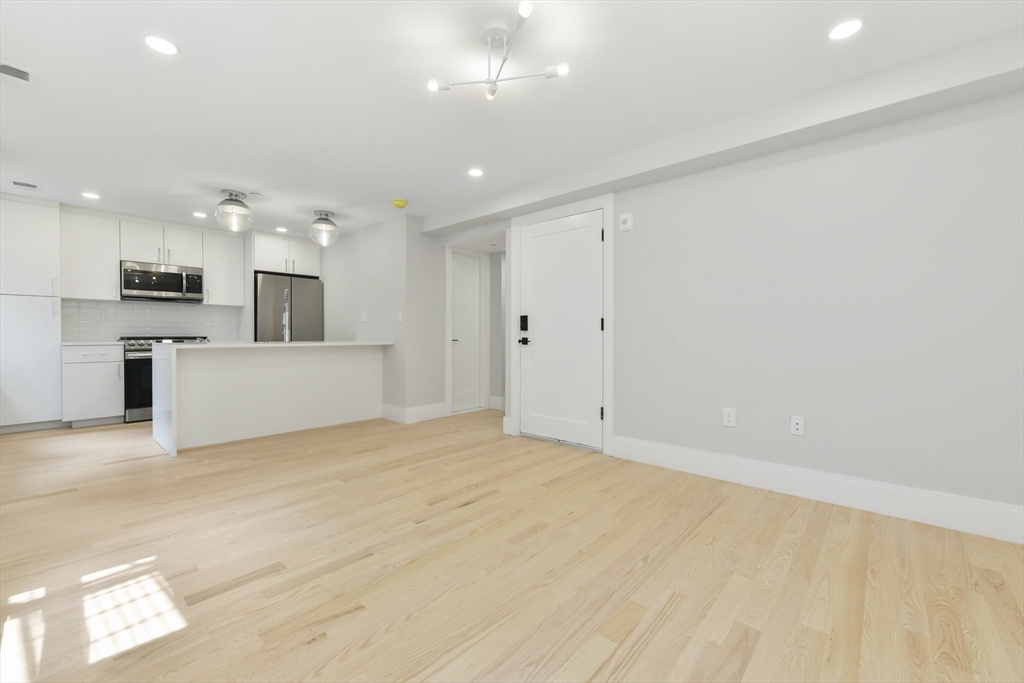 10 Lamson Ct, East Boston