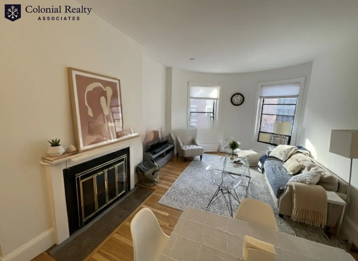 922 Beacon St, Fenway