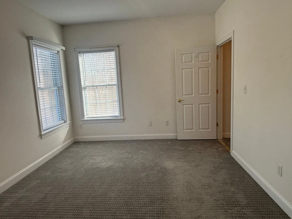 501 Autumn Ridge Dr, Ayer