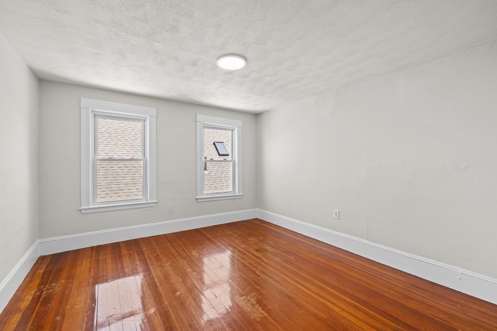 85 Linden Ave, West End