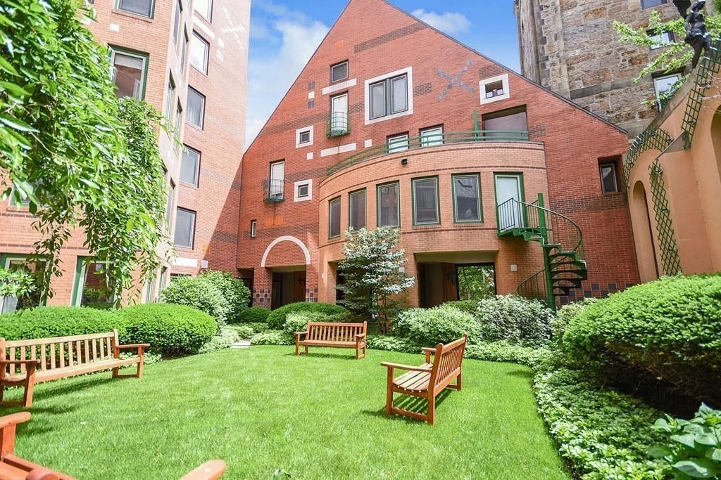 492 Beacon St, Back Bay