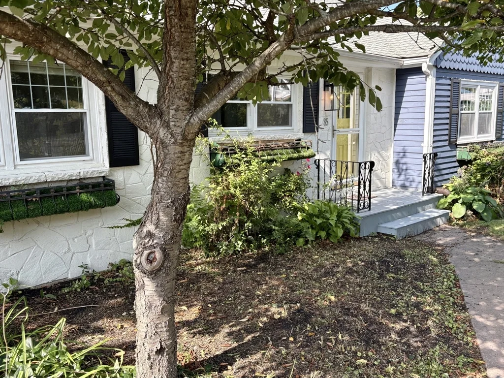 85 Regatta Rd, North Weymouth
