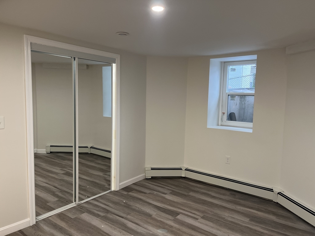 7 Lexington Ave, Hyde Park