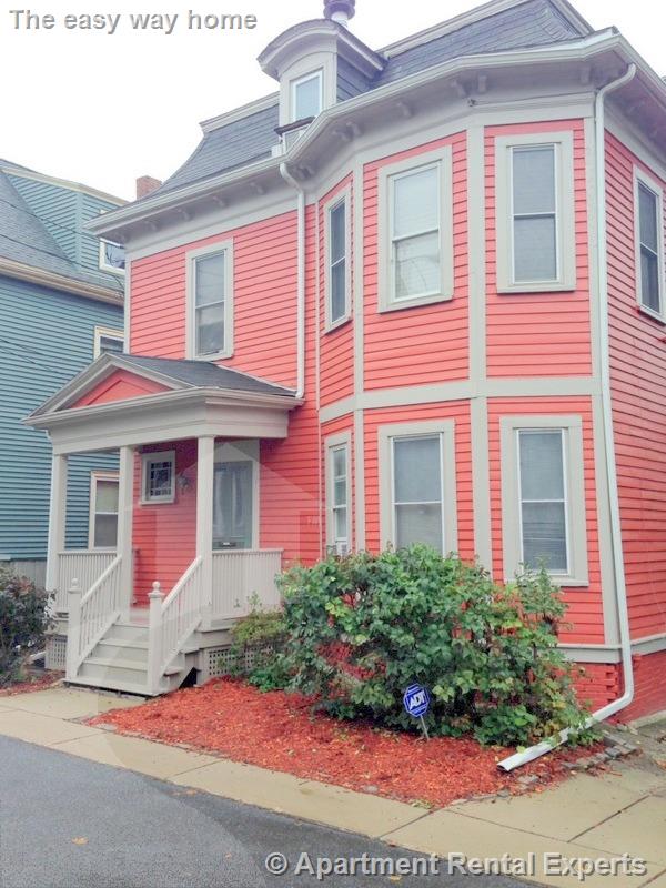 9 Linden Cir, Porter Square